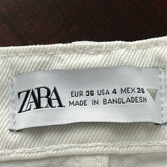 Zara Button Fly High Rise Raw Distressed Hem Straight Leg White Jeans Size 4 - Picture 12 of 13